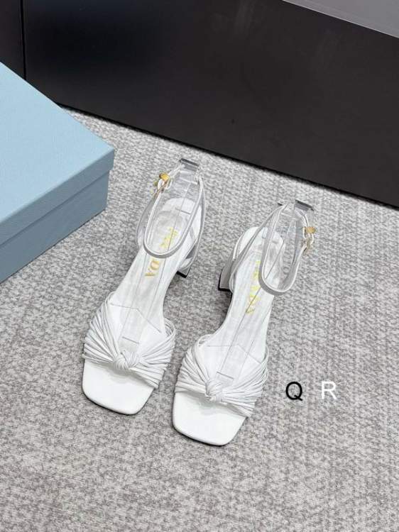 Picture of Prada Shoes _SKUPradasz35-40RR050719225